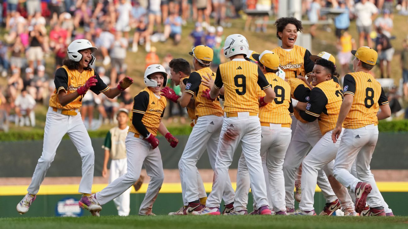 示着中国足 示着中国足