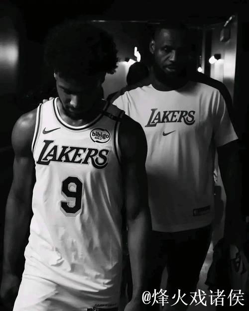 詹姆斯父子联手创NBA历史新篇章! 詹姆斯父子联手创NBA历史新篇章!